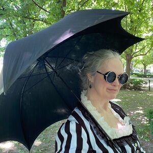 Meet your Posher, Secret.